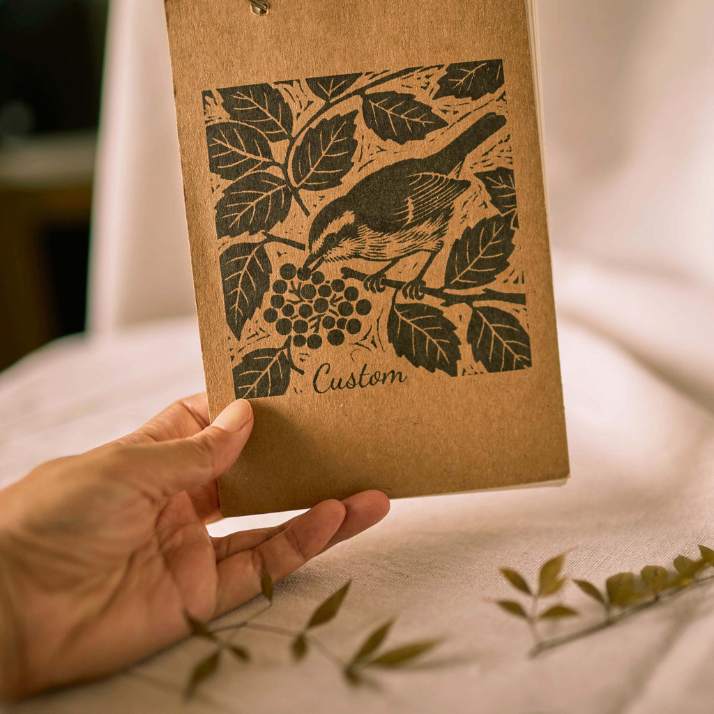 Personalisiertes Notizbuch mit Vogelskizze | Botanisches Naturtagebuch, Geschenk für Booktoker, personalisiertes Skizzenbuch