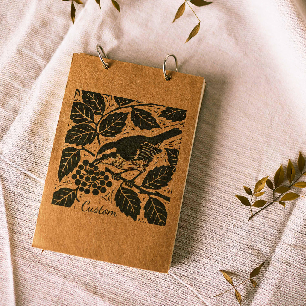 Personalisiertes Notizbuch mit Vogelskizze | Botanisches Naturtagebuch, Geschenk für Booktoker, personalisiertes Skizzenbuch