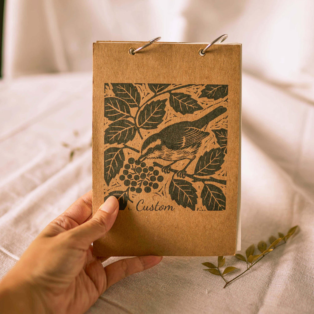 Personalisiertes Notizbuch mit Vogelskizze | Botanisches Naturtagebuch, Geschenk für Booktoker, personalisiertes Skizzenbuch